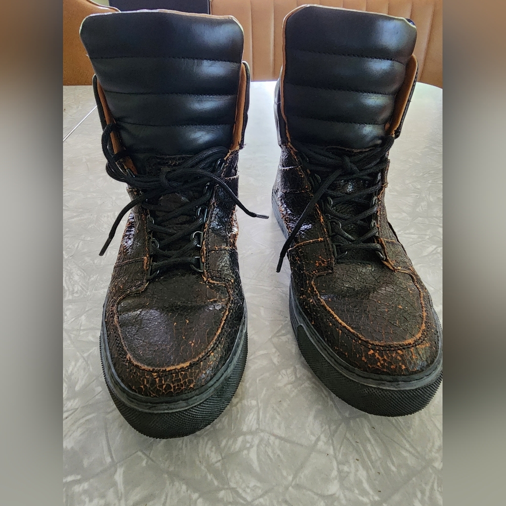 Fluevog Lopro Leon, Black Crackle, Sz 8